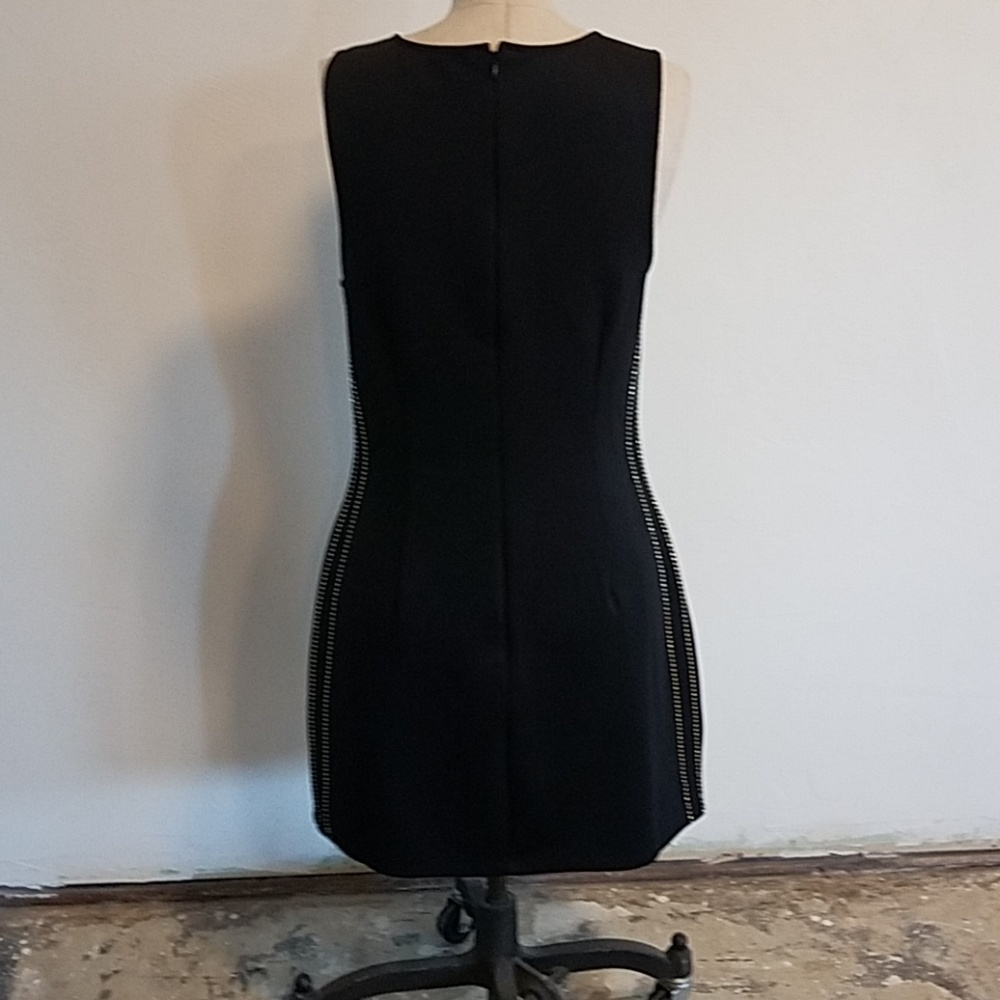 Dress - Picture 2 of 5